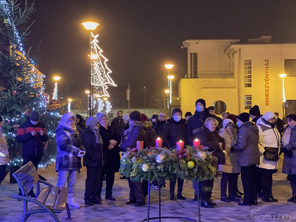 Fellobbant a szeretet lángja 28